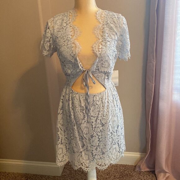 NWT Tobi Pale blue Dress Size Medium - Picture 2 of 9